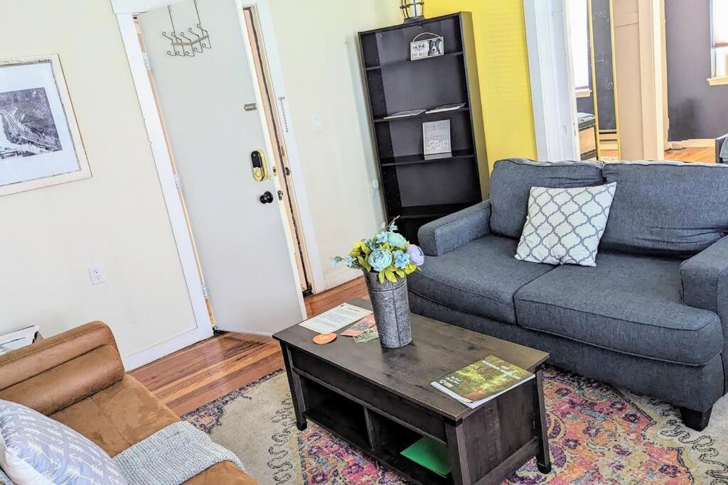 Escape On Hambright'S Alley! Walk 2 Everything! Cyclists Welcome! 1St Fl Unit A Cumberland Exterior photo